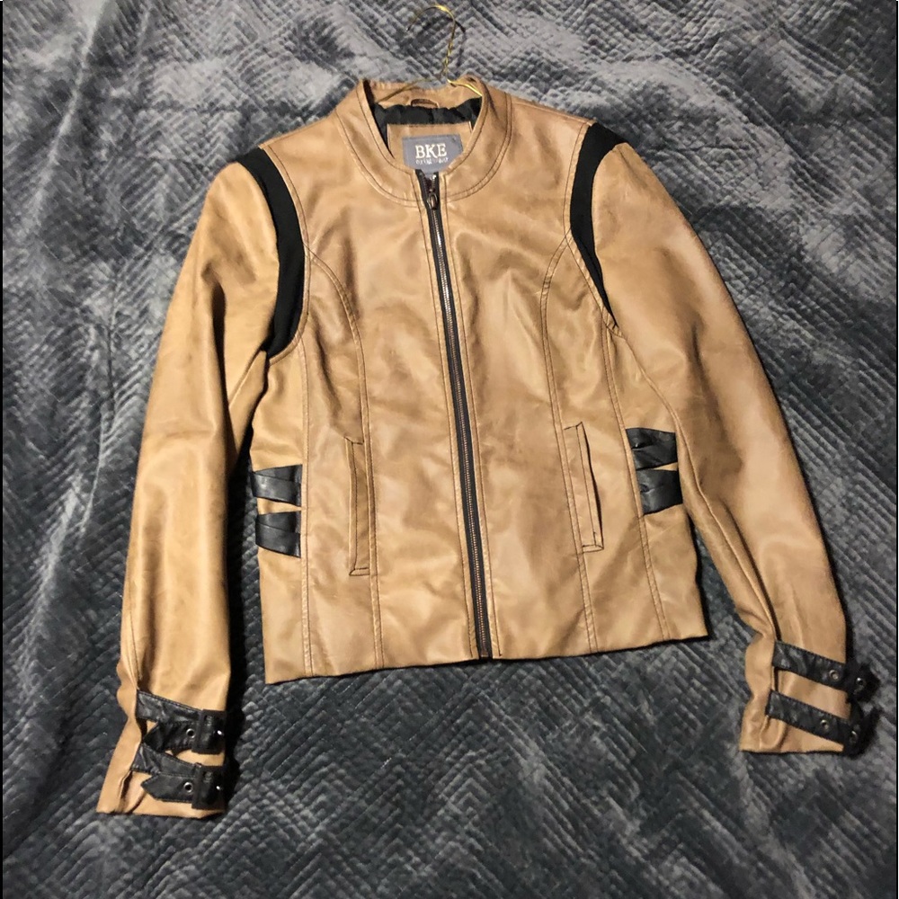 Leather jacket with buckle detail.